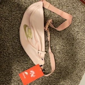 Nike Fanny pack pink and gold